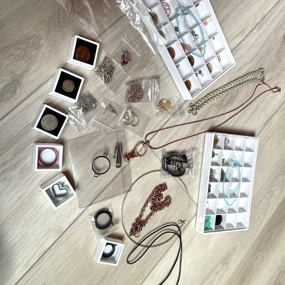 Origami owl jewelry lot